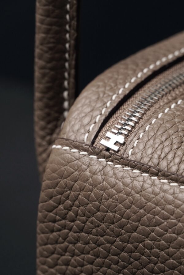 Hermès Lindy 26 18 Etoupe TC PHW - Image 8